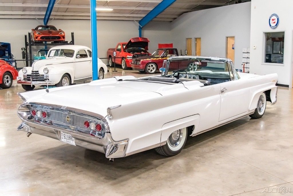 BEAUTIFUL 1958 Lincoln Continental