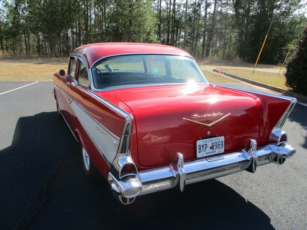 1957 Chevrolet 210 Post