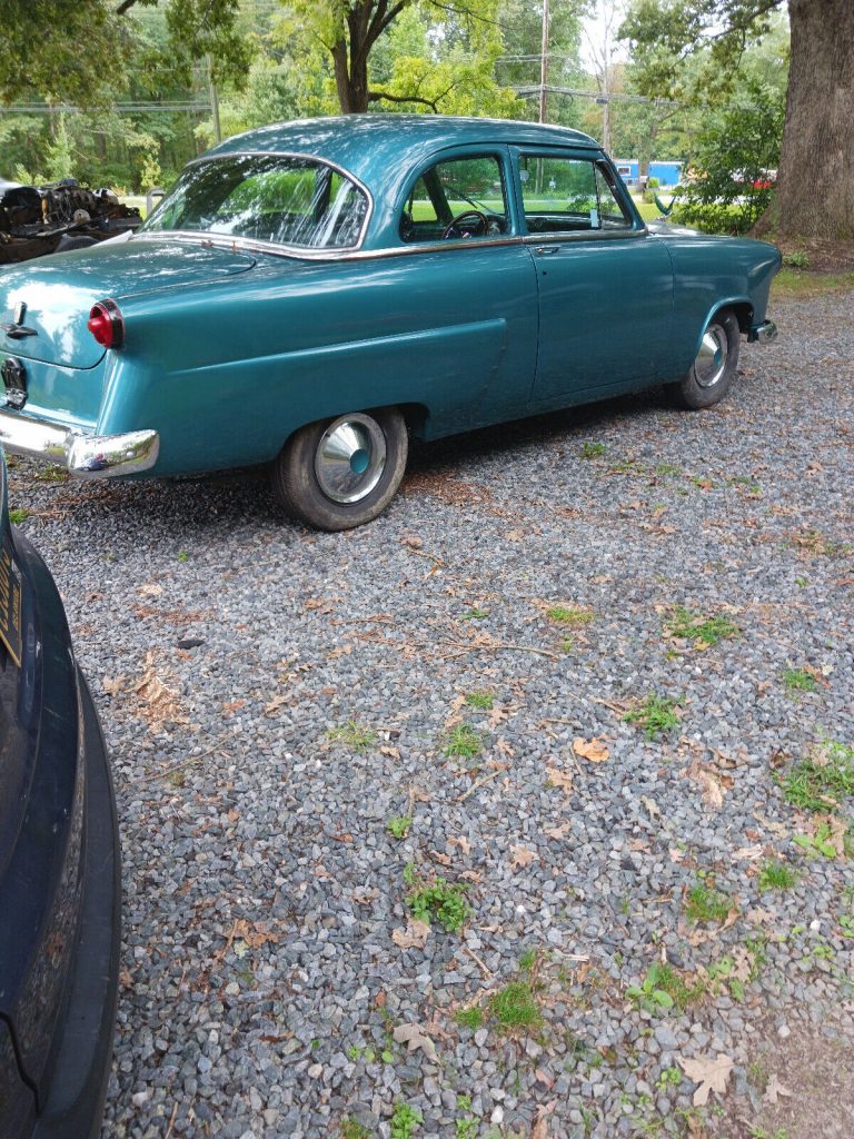 1953 Ford Sedan