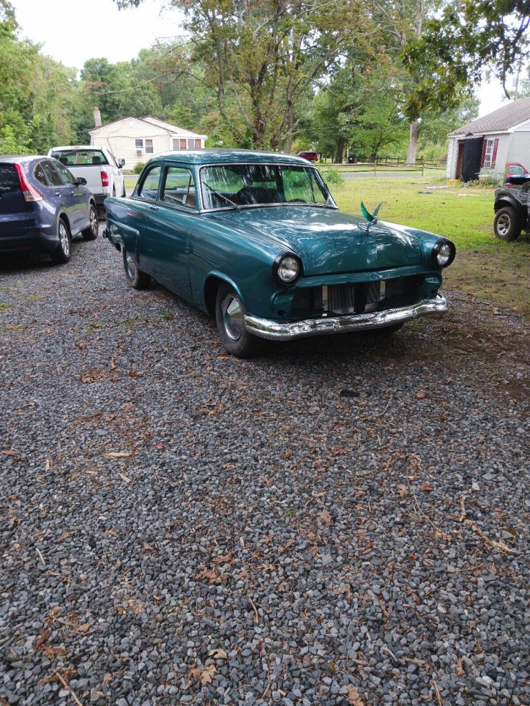 1953 Ford Sedan