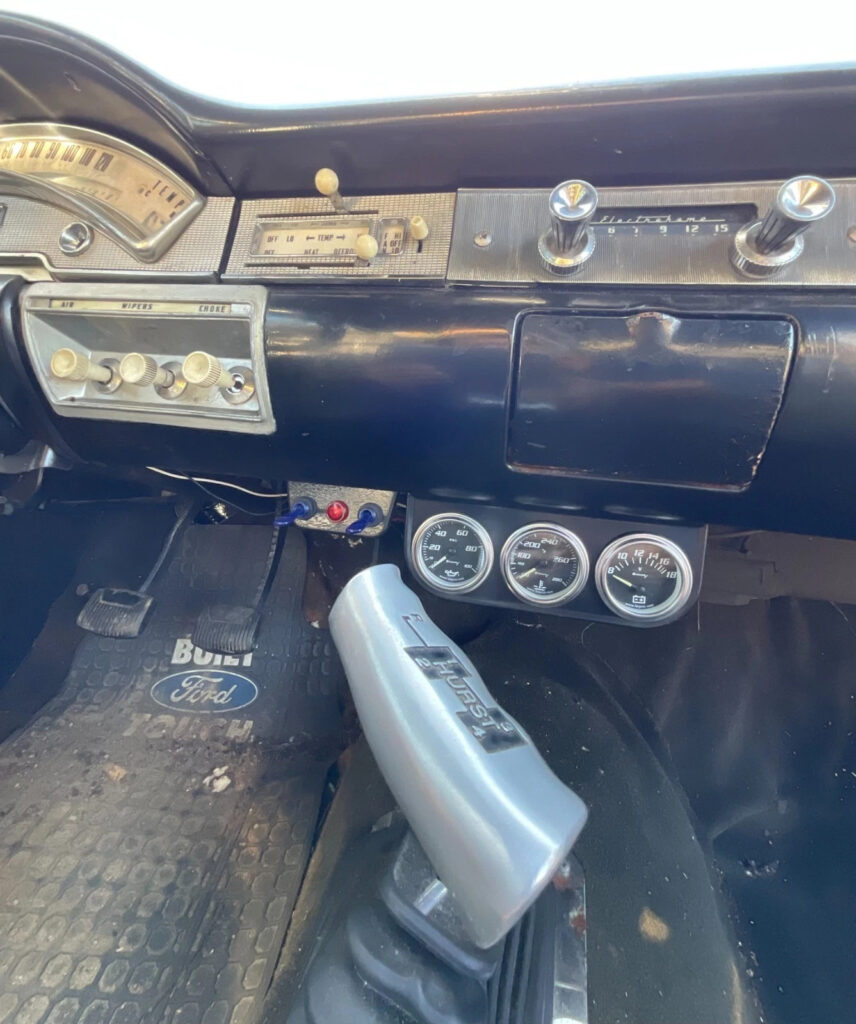 1958 Ford Custom 2-Door, Canadian Made, V8, 4-Speed Manual, Solid Body, rare